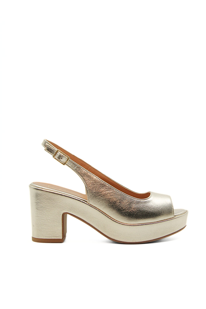 Sandalo modello slingback spuntato 1696